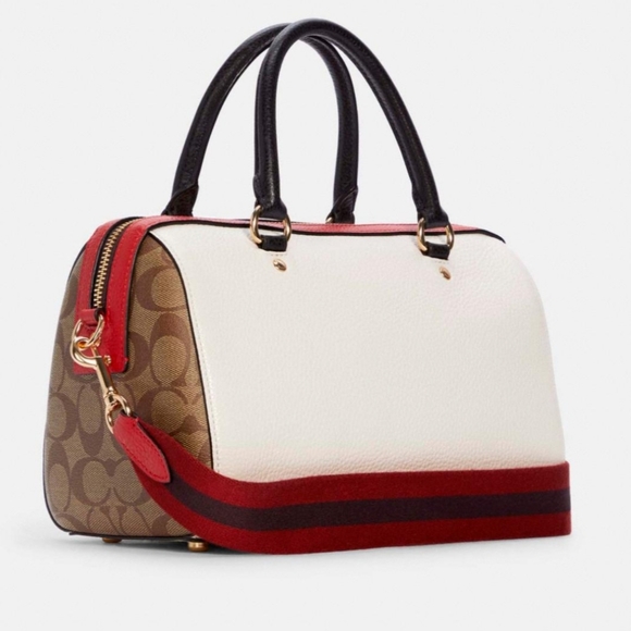 FAIR OFFERS RARE!! Coach Peanuts Snoopy Crossbody Bag - Picture 5 of 14